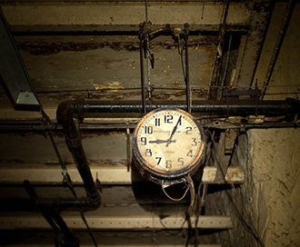 The famous Drakelow tunnel clock (Photo by Alex Lomas / flickr.com)