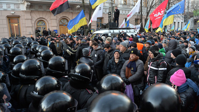 Ukraine govt survives 'no confidence' vote amid mass protests