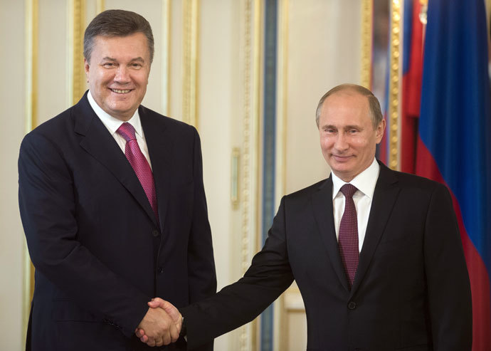 Russian President Vladimir Putin, left, and Ukrainian President Viktor Yanukovych during a meeting in Kiev.(RIA Novosti / Sergey Guneev)