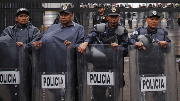 Mexico police block hospital as radioactive load hijackers are admitted