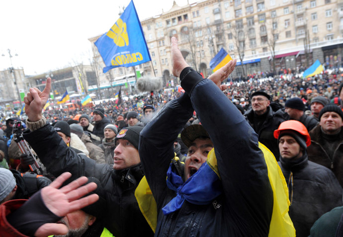 Protesters rally in central Kiev, on December 11, 2013. (AFP Photo/Viktor Drachev)