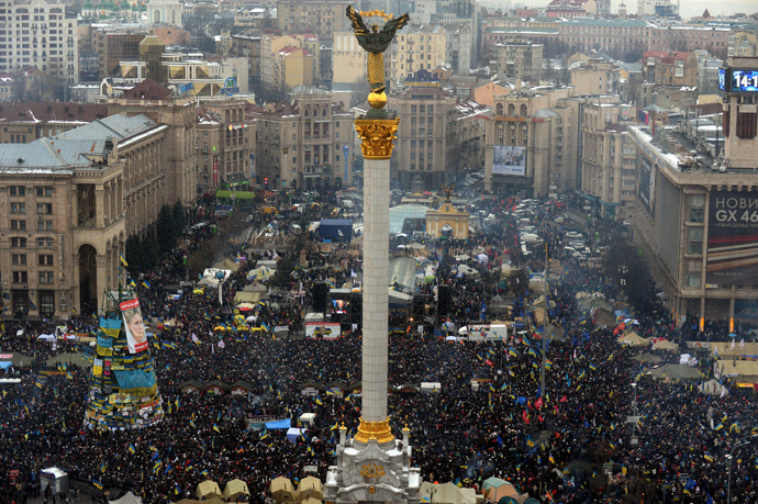 Ukrainian opposition supporters gather at a mass rally on Independence Square in Kiev, on December 15, 2013. (AFP Photo / Vasily Maximov)