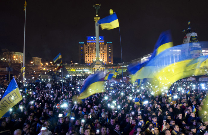 Participants in a rally in support of Ukraine's integration with the EU, on Kiev's Independence Square. (RIA Novosti/Iliya Pitalev)