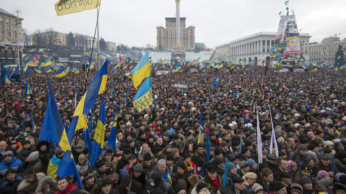 Supporters of pro-EU integration at the Dignity Day rally on Maidan Nezalezhnosti in Kiev, Ukraine. (RIA Novosti/Iliya Pitalev)