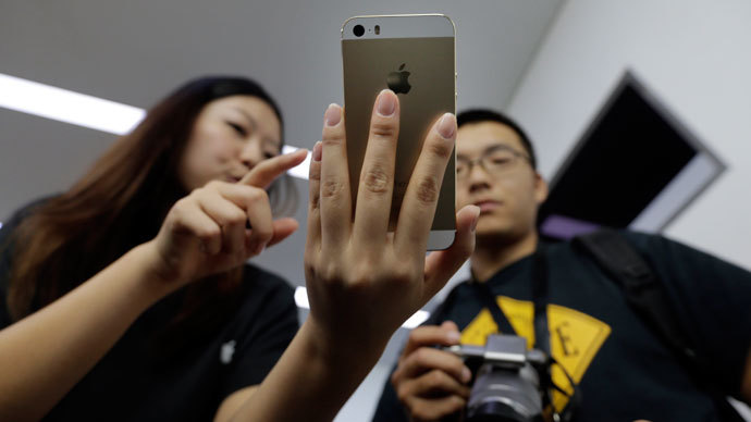 Apple to sell iPhones through worlds’ biggest carrier China Mobile