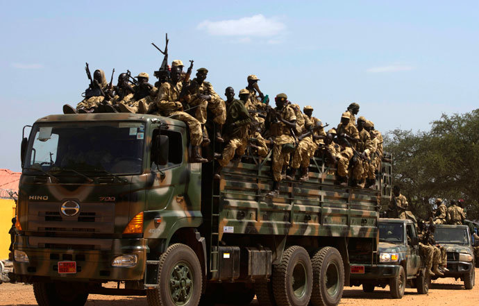 SPLA soldiers drive in a truck in Juba December 21, 2013.(Reuters / Stringer)