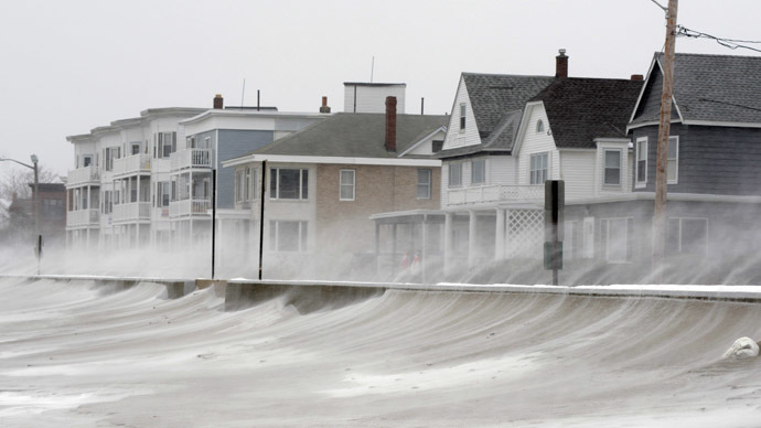 21 inches of snow as Mass. closes offices, threat of flooding in Boston (PHOTOS)