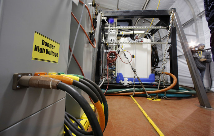 The Field Deployable Hydrolysis System used to destroy and neutralize chemical weapons sits aboard the MV Cape Ray before its deployment from the NASSC0-Earl Shipyard in Portsmouth, Virginia, January 2, 2014. (Reuters/Larry Downing)