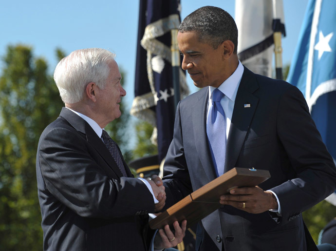 US President Barack Obama and Robert M. Gates (AFP Photo/Mandel Ngan) 