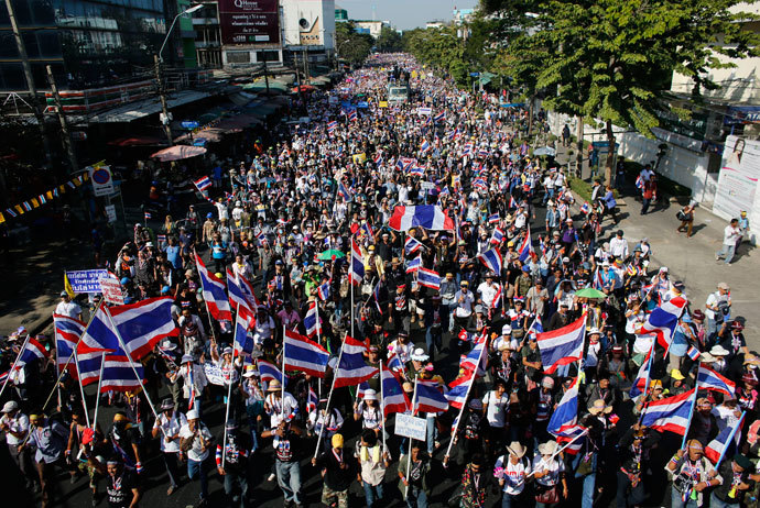 Anti-government protesters march in central Bangkok January 13, 2014. (Reuters / Nir Elias)