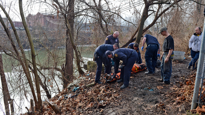 Hospital admissions over W. Virginia chem spill double even after water declared safe