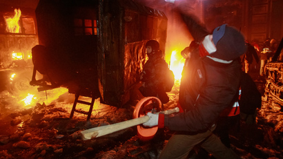 Ukraine unrest slams currency, Russia's $15bn aid crucial to avert further collapse