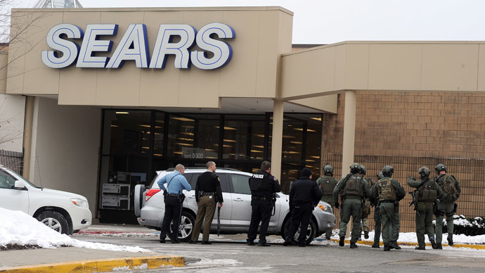 3 killed, 5 injured in Maryland mall shooting