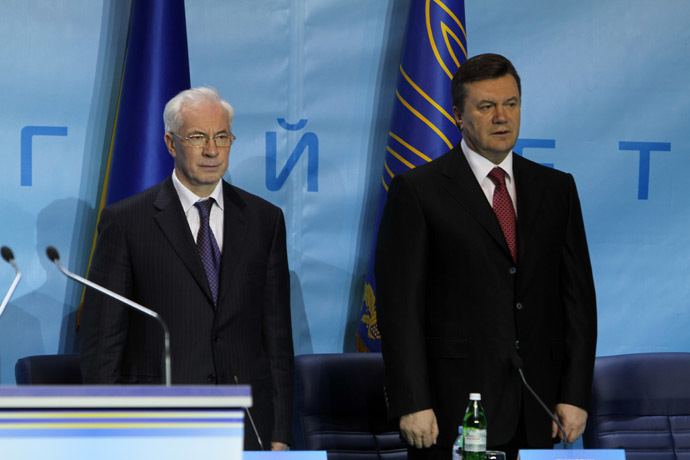 From right: Ukrainian Prime Minister Nikolay Azarov and Ukrainian President Viktor Yanukovich (RIA Novosti/Grigoriy Vasilenko)