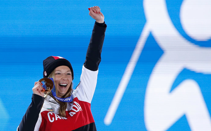 Gold medallist Canada's Dara Howell poses during the victory ceremony for the women's freestyle skiing slopestyle competition at the 2014 Sochi Winter Olympics February 11, 2014 (Reuters / Jim Young)