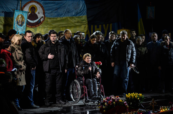 Newly freed Ukrainian opposition leader Yulia Tymoshenko speaks at Independence Square on February 22, 2014 (AFP Photo / Bulent Kilic)