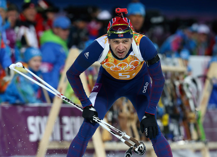 Norway's Ole Einar Bjoerndalen reacts as he competes during the men's biathlon 4 x 7.5 km relay at the Sochi 2014 Winter Olympic Games in Rosa Khutor February 22, 2014. (Reuters / Sergei Karpukhin)