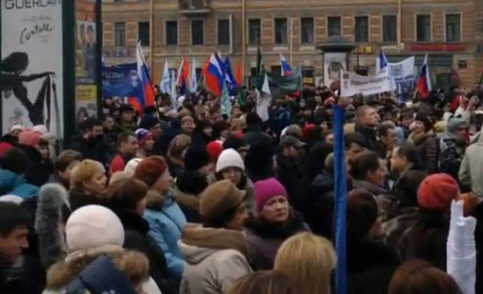 A Saint Petersburg rally in support of Russian-speakers in Ukraine. (Still from Instagram video/toxa84)