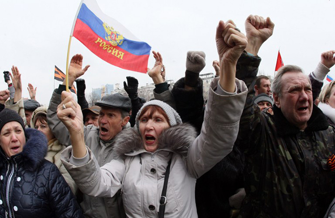 Pro-Russian activists shout slogans during a rally in the center of the eastern Ukrainian city of Donetsk, on March 2, 2014. (AFP Photo / Alexander Khudoteply)
