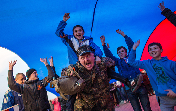 Participants of a rally in Crimea's Yevpatoria voice their support to Russia on March 5, 2014. (RIA Novosti / Andrey Stenin)