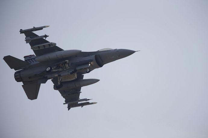 A F-16 fighter jet (Reuters / Lee Jae-Won) 
