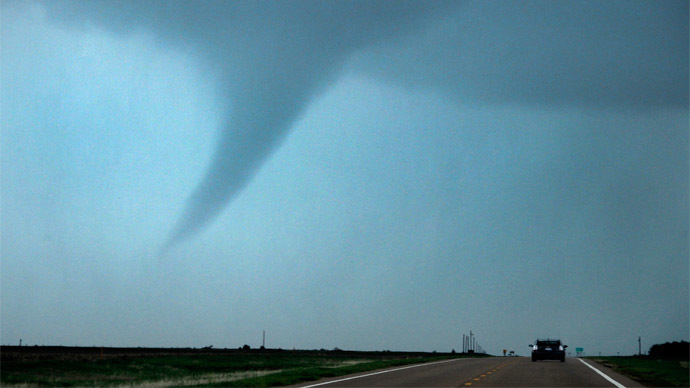 Physicist wants to build huge walls to prevent tornadoes