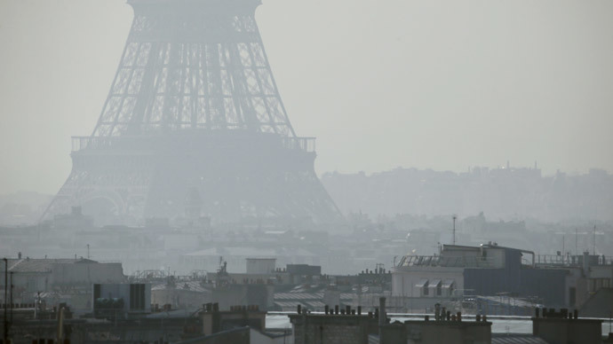 ‘As polluted as Beijing’: Paris makes public transport free amid smog crisis