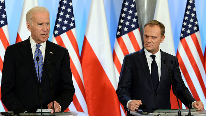 US Vice President Joe Biden (L) and Polish Prime Minister Donald Tusk address a press conference after their meeting in Warsaw, Poland on March 18, 2013. (AFP Photo / Janek Skarzynski)