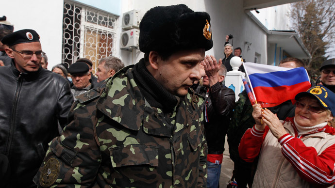 Crimea protesters storm Ukrainian Navy base in Sevastopol