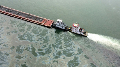 'Knee Deep': 10,000 gallons of oil spills on LA streets