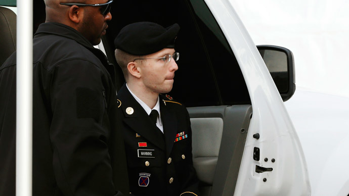 Manning attorney denounces unfair trial, files clemency papers
