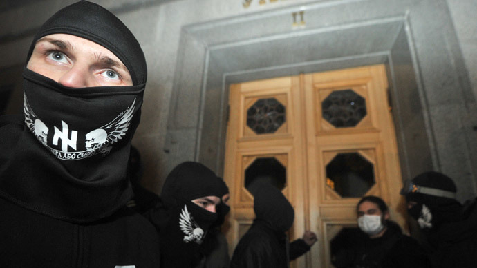 Ukraine urges Right Sector to vacate its Kiev HQ after downtown shootout injures 3