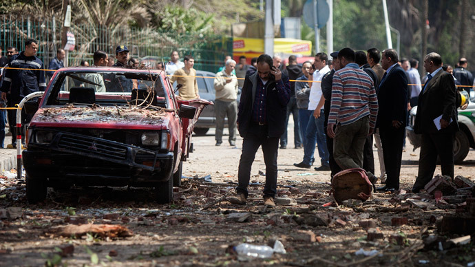 Series of explosions kill 3 outside Cairo University (VIDEO)