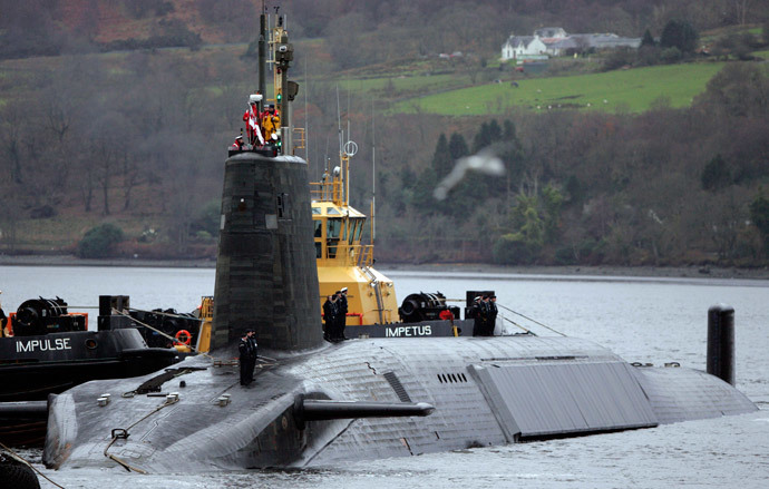 Crew from HMS Vengeance, a British Royal Navy Vanguard class Trident Ballistic Missile Submarine.(Reuters / David Moir)