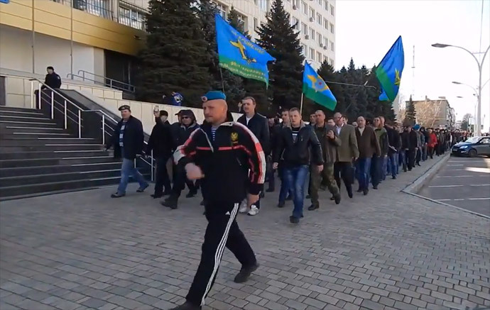 A march of airborne troops veterans in Lugansk. Screenshot from youtube video by user Sergey Zhuk