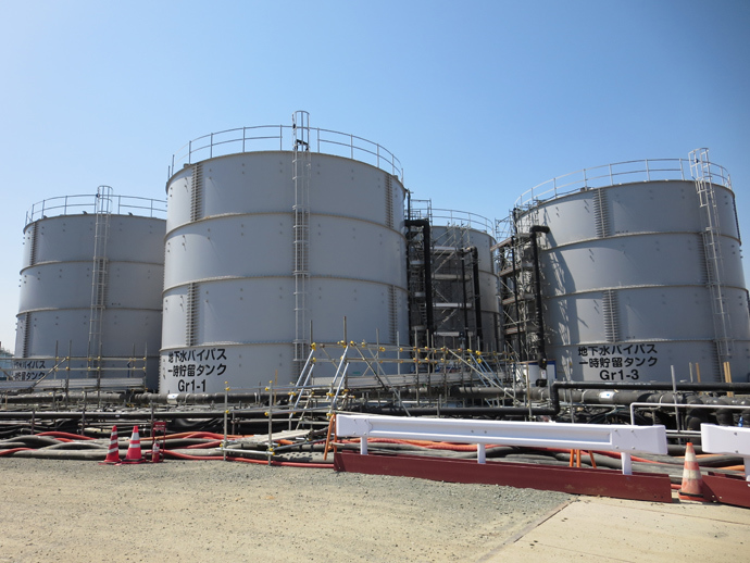 Temporary storage tank for groundwater bypass (Image from www.tepco.co.jp)