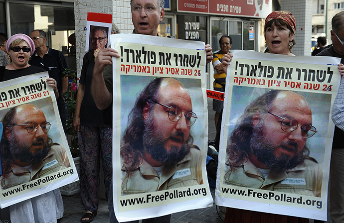 Israelis protest in front of the US embassy in Tel Aviv on June 19, 2011 to call for the release of Jewish-American spy Jonathan Pollard. (AFP Photo / David Buimovitch)