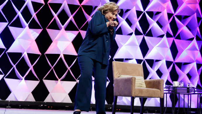 Shoe thrown at Hillary Clinton during Las Vegas speech (VIDEO)