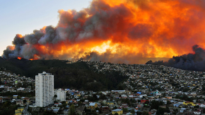Deadly fires in Chile kill 12, force 10,000 people to flee (PHOTOS, VIDEOS)