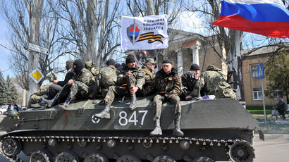 ‘Feed your army, motherf***ers!’ Raging locals ‘hijack’ RT report as Ukraine troops raid Slavyansk