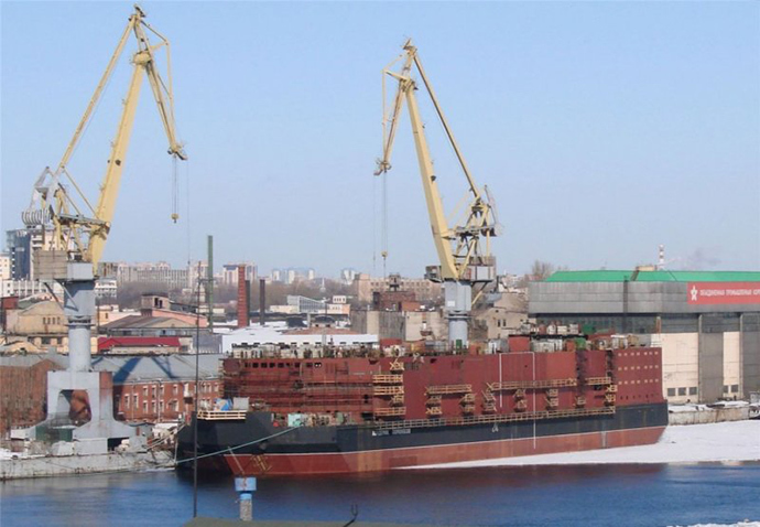 âAkademik Lomonosovâ in dock. Image from topwar.ru