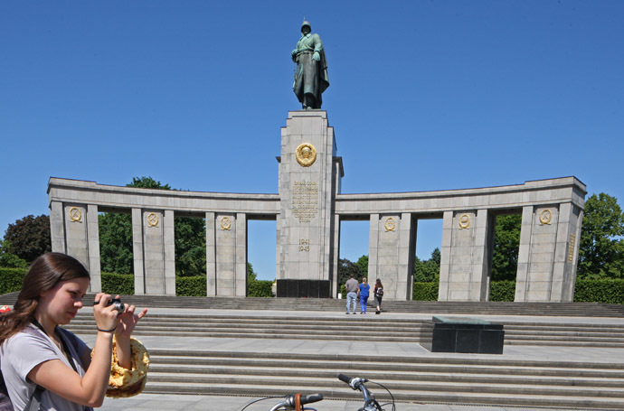 The memorial to the Soviet soldiers killed during the Battle of Berlin in April-May 1945, in Tiergarten. (RIA Novosti)