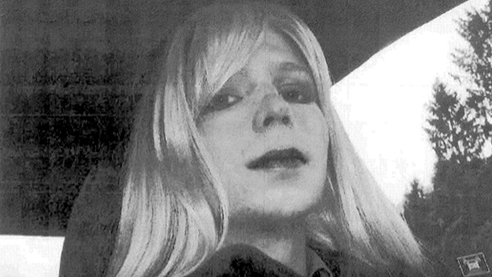 Judge approves name change for Chelsea Manning