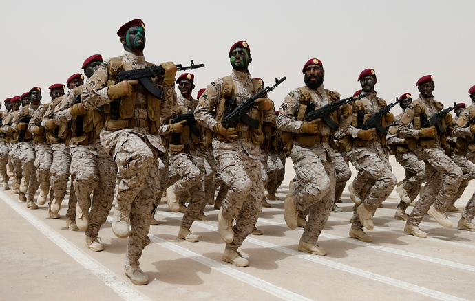 Saudi soldiers march during Abdullah's Sword military drill in Hafar Al-Batin, near the border with Kuwait April 29, 2014 (Reuters / Faisal Al Nasser)