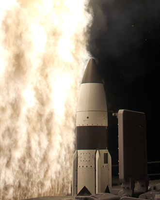 A Standard Missile-3 Block 1A interceptor as it is launched from the guided-missile cruiser USS Lake Erie (CG 70) during a test on February, 13, 2013 in the Pacific Ocean (AFP Photo)