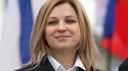 Now a brunette! Crimean prosecutor Poklonskaya parades new haircut & color