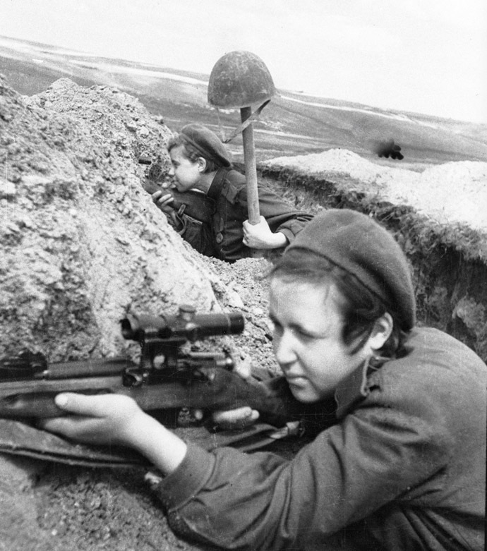 Red Army female snipers. 01.08.1943. Photo by P. Bernstien. (RIA Novosti)
