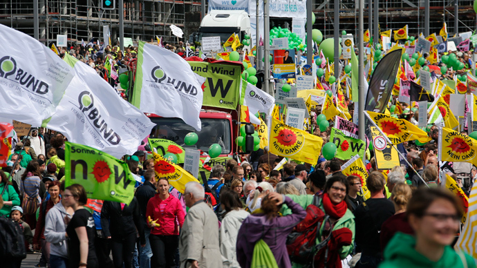Tens of thousands demonstrate for renewable energy in Berlin (PHOTOS, VIDEO)