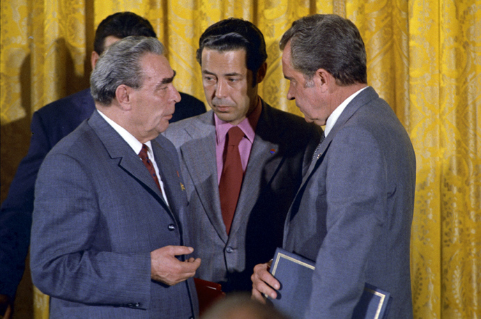Leonid Ilyich Brezhnev (L), General secretary of the CPSU CC, Viktor Sukhodrev (C) and USA President Richard Nixon (RIA Novosti)