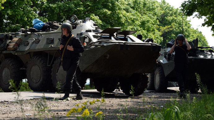 Explosions heard in Slavyansk, reports of fighting